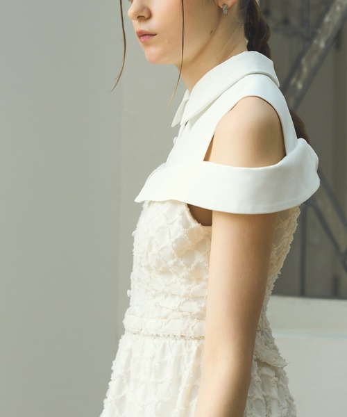 ERADIE(エラディエ)の「Double collar off-shoulder one-piece ダブルカラーオフショルワンピース(ワンピース・レディース・ホワイト/ブラック・FREE)」の6枚目の写真