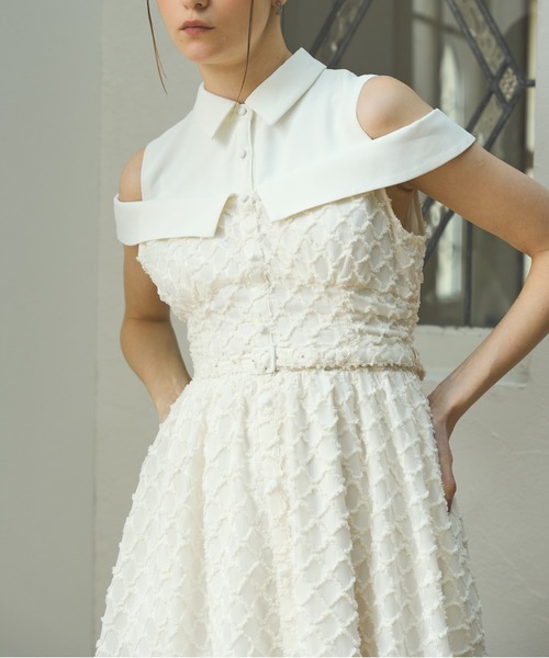 ERADIE(エラディエ)の「Double collar off-shoulder one-piece ダブルカラーオフショルワンピース(ワンピース・レディース・ホワイト/ブラック・FREE)」の7枚目の写真