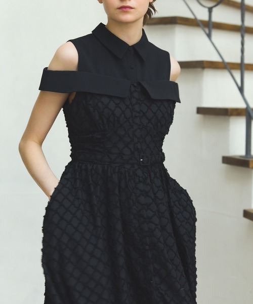 ERADIE(エラディエ)の「Double collar off-shoulder one-piece ダブルカラーオフショルワンピース(ワンピース・レディース・ホワイト/ブラック・FREE)」の11枚目の写真