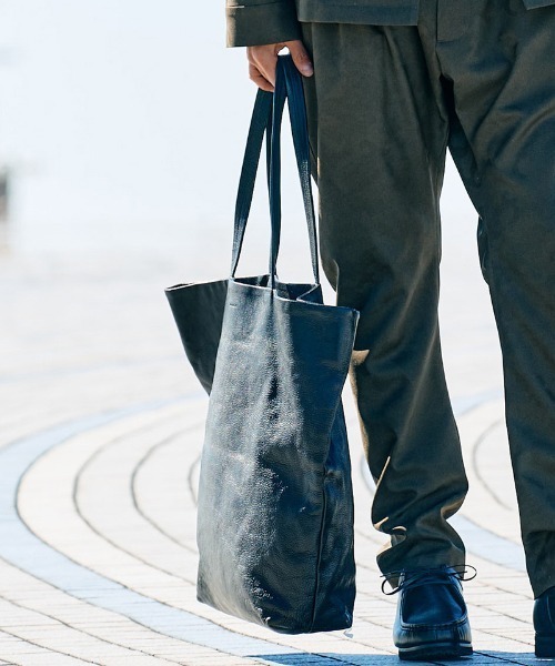 wjk（ダヴルジェイケイ）の「mko12782-KOBE LEATHER big tote bag ビッグトートバッグ（トートバッグ・メンズ・ブラック・FREE）」の17枚目の写真