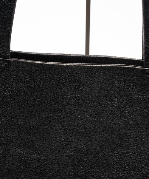 wjk（ダヴルジェイケイ）の「mko12782-KOBE LEATHER big tote bag ビッグトートバッグ（トートバッグ・メンズ・ブラック・FREE）」の7枚目の写真