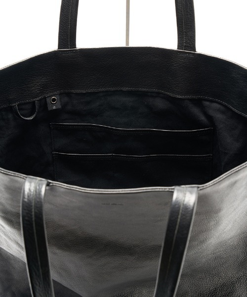 wjk（ダヴルジェイケイ）の「mko12782-KOBE LEATHER big tote bag ビッグトートバッグ（トートバッグ・メンズ・ブラック・FREE）」の2枚目の写真