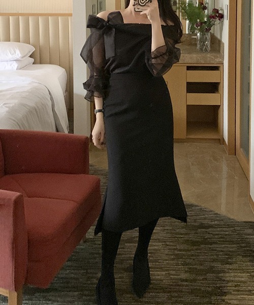 gossip!ロサンゼルス(ゴシップロサンゼルス)の「YUGA ワンショルダー ボウタイメッシュトップス(シャツ/ブラウス・レディース・ブラック/オフホワイト・FREE)」の18枚目の写真