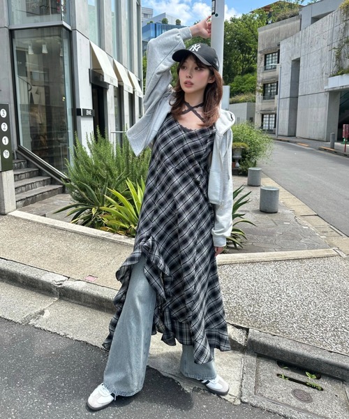 RAY CASSIN（レイカズン）の「【チェック/レース】裾フリルラウンドキャミワンピース（ワンピース・レディース・ブラック系その他/ホワイト系その他2/ブラック系その他2/ホワイト系その他・FREE）」の4枚目の写真