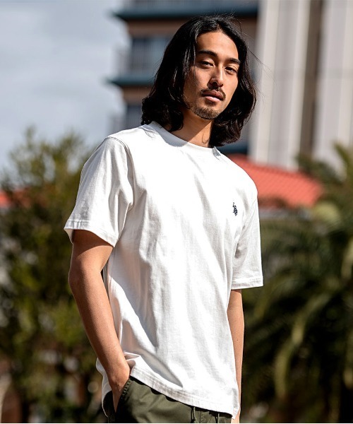 U.S. POLO ASSN.(ユーエスポロアッスン)の「『U.S. POLO ASSN/ユーエスポロアッスン』クルーネック半袖Tシャツ(Tシャツ/カットソー・メンズ・ダークブラウン/ネイビー/サーモンピンク/ブラック×ホワイト/オフホワイト/ダークグリーン/キャメル・L/M)」の2枚目の写真