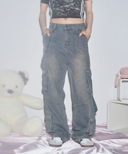 MSGirl(エムエスジーガール)の「ルーズシルエットカーゴデニムパンツ(デニムパンツ・レディース・ブルー・S/M/L)」の1枚目の写真