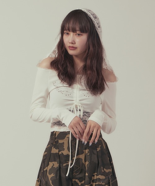 AO2(アオズ)の「Off ShoulderLace Hoodie Tops/フード付きレースオフショルトップス(Tシャツ/カットソー・レディース・ホワイト・FREE)」の2枚目の写真