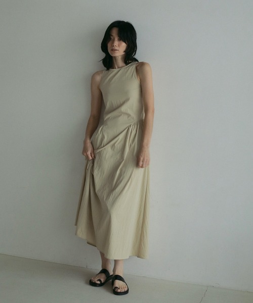 anuke（アンヌーク）の「Backopen Gather Onepiece（ワンピース・レディース・ブラック/クリーム・36inch/38inch）」の6枚目の写真