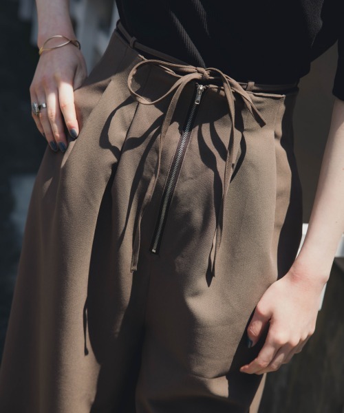 slattgir（スラットジール）の「高身長　リボン付ハイウエストタックワイドパンツ（トールサイズ）Essenave（その他パンツ・レディース・モカ/アイボリー・T3L/TLL/TM/TL）」の13枚目の写真