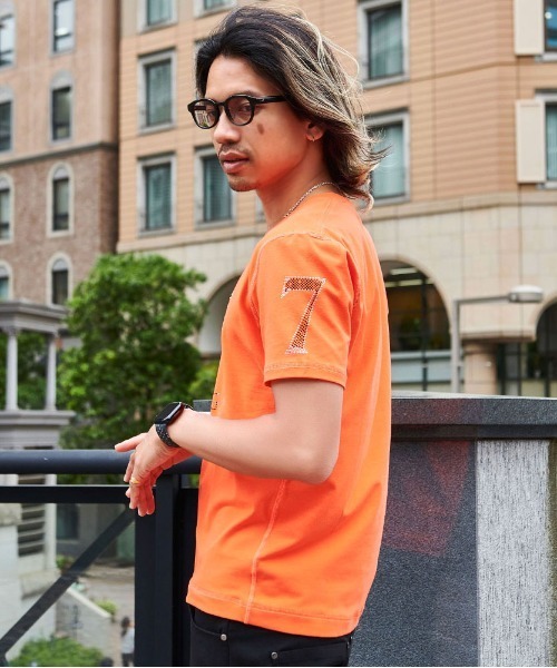 VIOLA（ヴィオラ）の「『VIOLA rumore/ヴィオラ ルモーレ』裏使いクルー半袖Tシャツ（Tシャツ/カットソー・メンズ・ブラック/オレンジ/ホワイト・XL/L/M）」の10枚目の写真