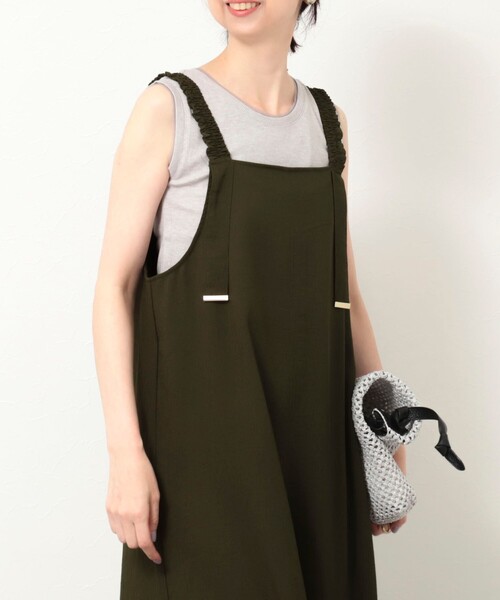 MICO COULIER(ミコクリエ)の「シャーリングストラップキャミワンピース(ワンピース・レディース・オリーブ/ブラック・38)」の3枚目の写真