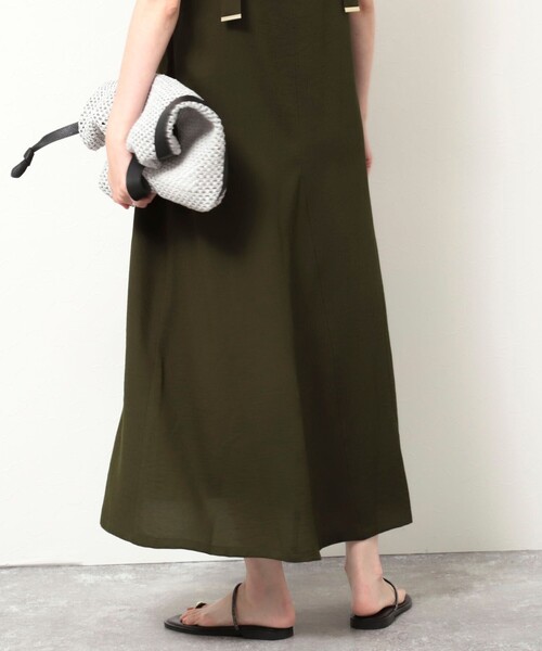 MICO COULIER(ミコクリエ)の「シャーリングストラップキャミワンピース(ワンピース・レディース・オリーブ/ブラック・38)」の8枚目の写真