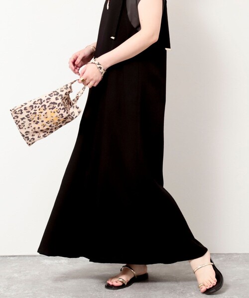 MICO COULIER(ミコクリエ)の「シャーリングストラップキャミワンピース(ワンピース・レディース・オリーブ/ブラック・38)」の14枚目の写真