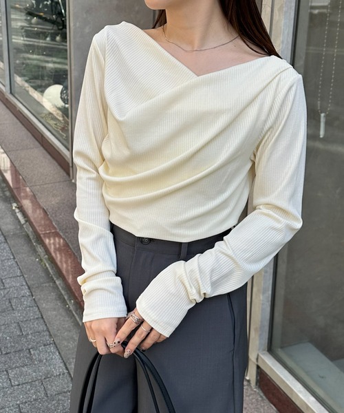 RANAN（ラナン）の「［26SS新色追加］2WAYドレープオフショルリブロンT（Tシャツ/カットソー・レディース・ブラック/その他/チャコールグレー/ホワイト/レッド/アイボリー/ライトピンク・M/L/LL）」の3枚目の写真