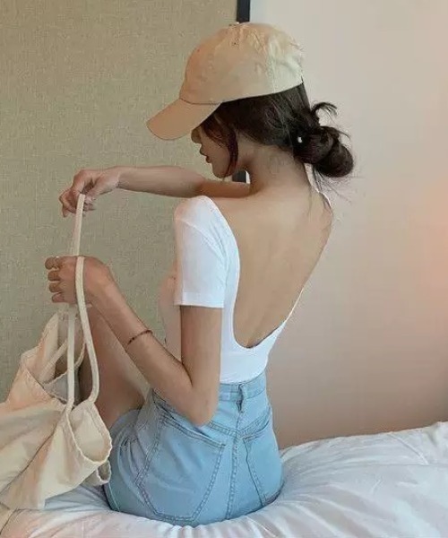ampm(エーエムピーエム)の「背中あきバックオープンリブフィットTシャツ(Tシャツ/カットソー・レディース・ホワイト/ブラック・S/M/L)」の8枚目の写真