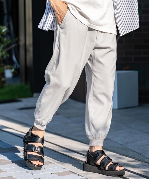 Rocky Monroe(ロッキーモンロー)の「接触冷感 多機能ストレッチクロップドイージージョガーパンツ(その他パンツ・メンズ・オフホワイト/ブラック/インディゴブルー/ベージュ/ブルーグレー/ネイビー/グレー/チャコールグレー/サックスブルー/カーキ・XXL/XL/L/M/S)」の2枚目の写真