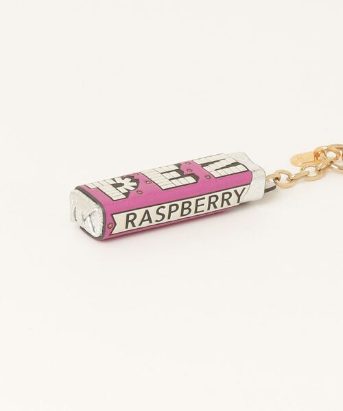 ANYA HINDMARCH(アニヤハインドマーチ)の「ANYA HINDMARCH Anya Brands Charm Raspberry Pez in Fine Capra アニヤハインドマーチ キーホルダー(キーホルダー・レディース・ブラウン系1・FREE)」の10枚目の写真