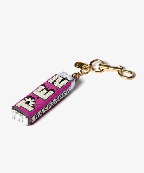 ANYA HINDMARCH(アニヤハインドマーチ)の「ANYA HINDMARCH Anya Brands Charm Raspberry Pez in Fine Capra アニヤハインドマーチ キーホルダー(キーホルダー・レディース・ブラウン系1・FREE)」の5枚目の写真
