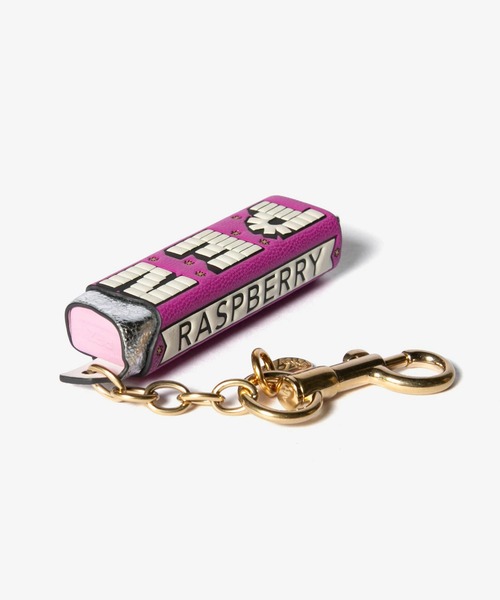 ANYA HINDMARCH(アニヤハインドマーチ)の「ANYA HINDMARCH Anya Brands Charm Raspberry Pez in Fine Capra アニヤハインドマーチ キーホルダー(キーホルダー・レディース・ブラウン系1・FREE)」の6枚目の写真