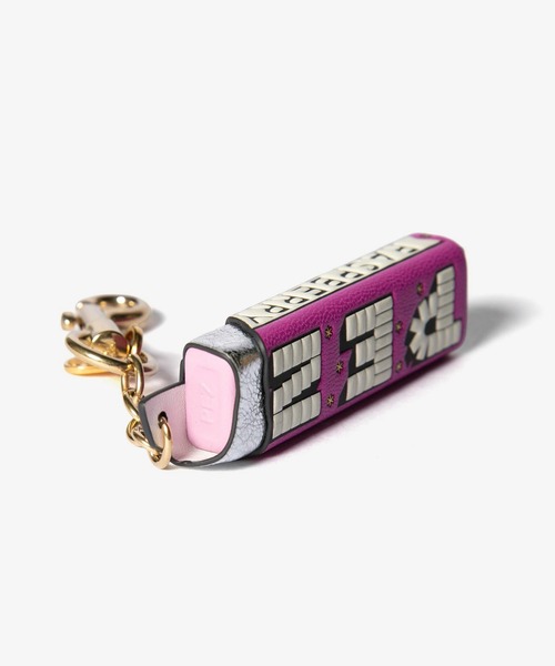 ANYA HINDMARCH(アニヤハインドマーチ)の「ANYA HINDMARCH Anya Brands Charm Raspberry Pez in Fine Capra アニヤハインドマーチ キーホルダー(キーホルダー・レディース・ブラウン系1・FREE)」の7枚目の写真