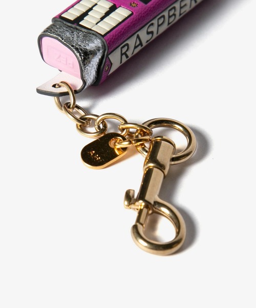 ANYA HINDMARCH(アニヤハインドマーチ)の「ANYA HINDMARCH Anya Brands Charm Raspberry Pez in Fine Capra アニヤハインドマーチ キーホルダー(キーホルダー・レディース・ブラウン系1・FREE)」の8枚目の写真