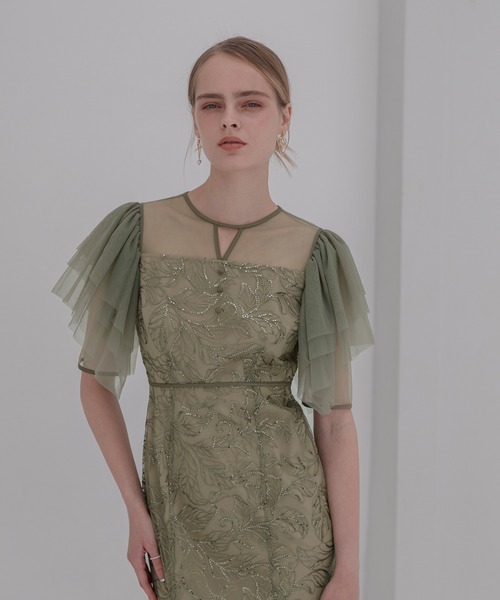 Leja(レジャ)の「【LEJA】チュールスリーブボタニカルマーメイドワンピースドレス美脚効果結婚式 パーティードレス 成人式 二次会 同窓会 お呼ばれ オケージョン 20代 30代(ドレス・レディース・グレー/グリーン・SMALL/MEDIUM)」の2枚目の写真