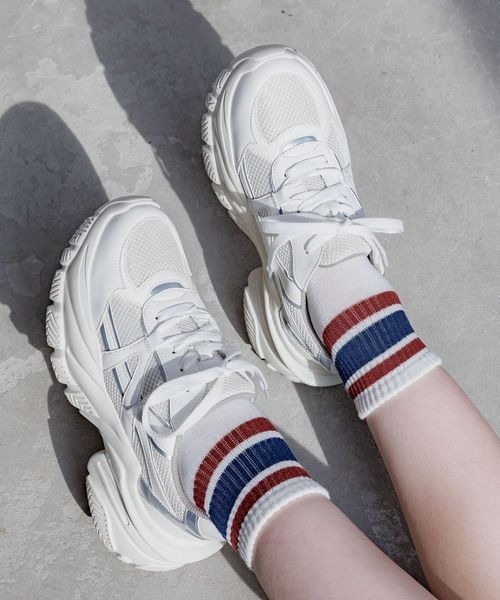 PAGEBOY(ページボーイ)の「ダットコンビソールスニーカー(スニーカー・レディース・ブラック/シルバー/オフホワイト・LARGE/MEDIUM)」の4枚目の写真