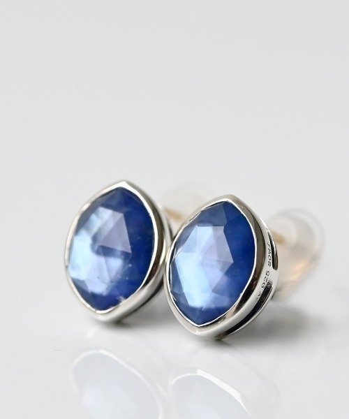 sowi(ソーイ)の「Talat ルアン ピアス(ピアス(両耳用)・レディース・グリーン/ブルー/レモンイエロー/ライラック/ライトブルー/オフホワイト・フリ-)」の21枚目の写真