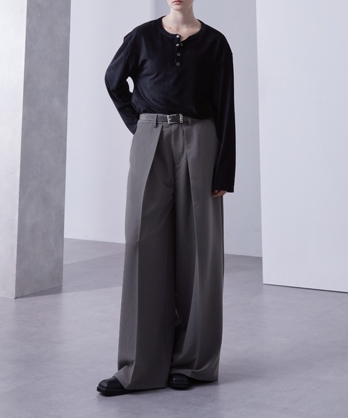 Loose/ルース（ルース）の「フォールディッドタック ワイドストレートスラックス【セットアップ対応】（スラックス・メンズ・チャコールグレー/ブラック・M/S/XS/L）」の18枚目の写真