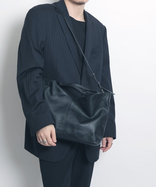 YArKA（ヤーカ）の「【YArKA/ヤーカ】real leather change shape 2way bag [wam9] / リアルレザー変形底2way バッグ（トートバッグ・メンズ・ブラック・FREE）」の4枚目の写真