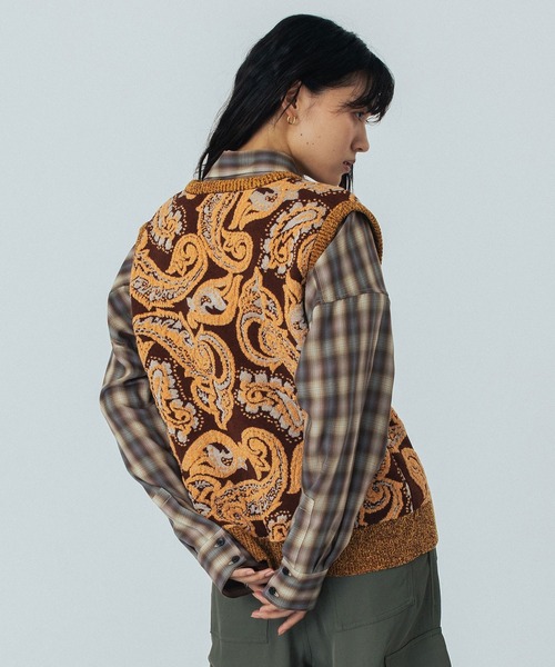 ROSE BUD（ローズバッド）の「(mici)PAISLEY JAQUARD KNIT VEST（ベスト・レディース・ネイビー/ブラウン・ONE SIZE）」の4枚目の写真