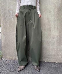 【再入荷】カーブシルエットタックパンツ