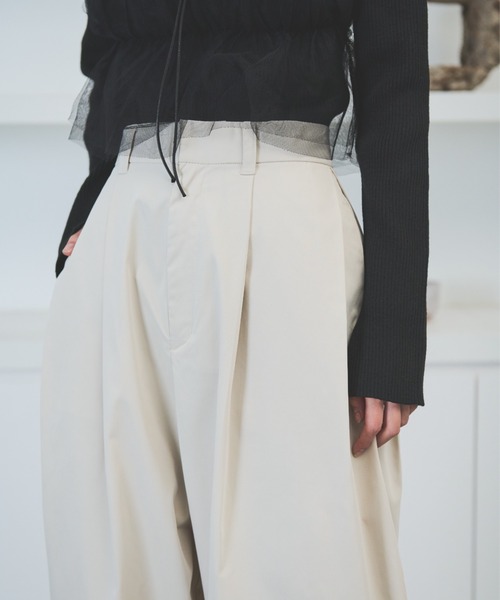 AIC.(エーアイシー)の「【再入荷】カーブシルエットタックパンツ(その他パンツ・レディース・アイボリー/ブラック/ブラウン/ダークカーキ/カーキ/ベージュ/ネイビー・FREE/MT)」の12枚目の写真