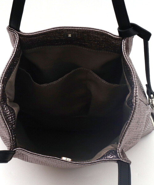 COOCO（クーコ）の「メタリックツマミハンドルフラットトートバッグ／Ａ４対応（トートバッグ・レディース・ガンメタ/シルバー/ブラック/ピンクゴールド・FREE）」の13枚目の写真