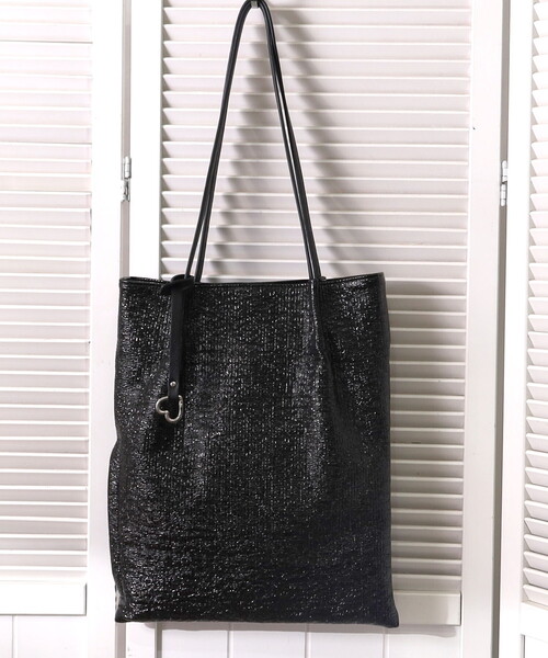 COOCO（クーコ）の「メタリックツマミハンドルフラットトートバッグ／Ａ４対応（トートバッグ・レディース・ガンメタ/シルバー/ブラック/ピンクゴールド・FREE）」の19枚目の写真