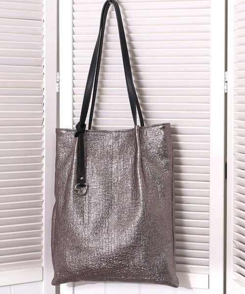 COOCO（クーコ）の「メタリックツマミハンドルフラットトートバッグ／Ａ４対応（トートバッグ・レディース・ガンメタ/シルバー/ブラック/ピンクゴールド・FREE）」の20枚目の写真
