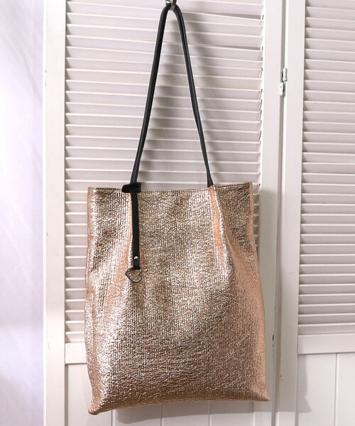 COOCO（クーコ）の「メタリックツマミハンドルフラットトートバッグ／Ａ４対応（トートバッグ・レディース・ガンメタ/シルバー/ブラック/ピンクゴールド・FREE）」の21枚目の写真