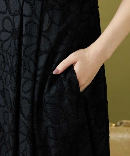 Jocomomola（ホコモモラ）の「Camino de flores フラワージャカードワンピース（ワンピース・レディース・レッド/ブラック・40）」の7枚目の写真