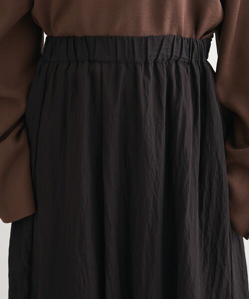 Green　Parks（グリーンパークス）の「微光沢サテンバルーンスカート（スカート・レディース・アイボリー/ブラック・FREE）」の8枚目の写真