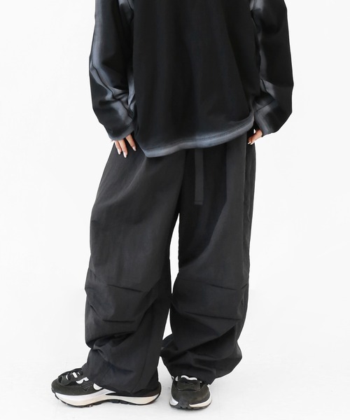 minsobi（ミンソビ）の「ベルトストラップナイロンワイドパンツ（その他パンツ・メンズ・ブラック・FREE）」の21枚目の写真