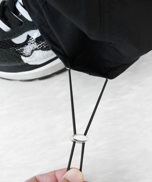 minsobi（ミンソビ）の「ベルトストラップナイロンワイドパンツ（その他パンツ・メンズ・ブラック・FREE）」の12枚目の写真