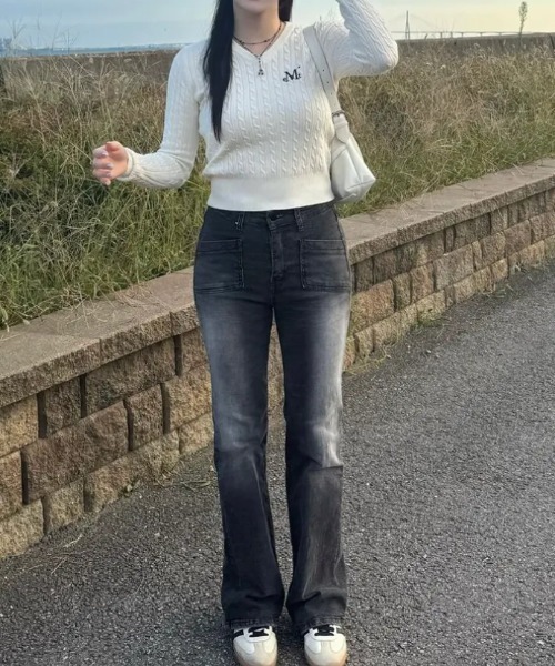 MUCENT（ムセント）の「◇MUCENT◇ブランド直輸入正規品/MUCENT プリムローズ Vネック クロップニット MUCENT PRIMROSE V-NECK CROP KNIT（ニット/セーター・レディース・ブラック/アイボリー/グレー・FREE）」の7枚目の写真