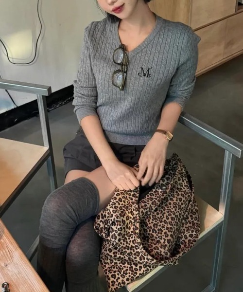 MUCENT（ムセント）の「◇MUCENT◇ブランド直輸入正規品/MUCENT プリムローズ Vネック クロップニット MUCENT PRIMROSE V-NECK CROP KNIT（ニット/セーター・レディース・ブラック/アイボリー/グレー・FREE）」の14枚目の写真