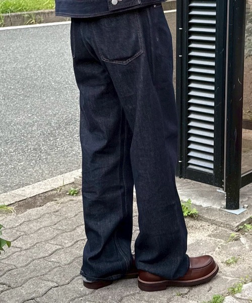 Chikashitsu +(チカシツプラス)の「【Chikashitsu +】semi wide rigid denim pants / 【チカシツプラス】セミワイドリジッドデニムパンツ(デニムパンツ・メンズ・ブルー/ブラック・S/M)」の5枚目の写真