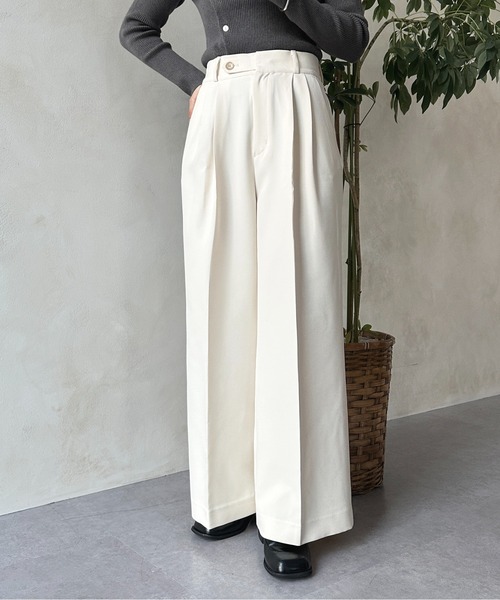 Thevon（ゼボン）の「ジョーゼットフラップデザインタック入りスラックス（スラックス・レディース・ブラック/ベージュ/オフホワイト・マルチサイズ）」の2枚目の写真