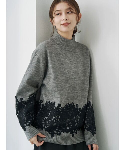 TONAL（トーナル）の「レースドッキングタートルニット（ニット/セーター・レディース・オフホワイト/グレー/ブラック・MEDIUM）」の3枚目の写真