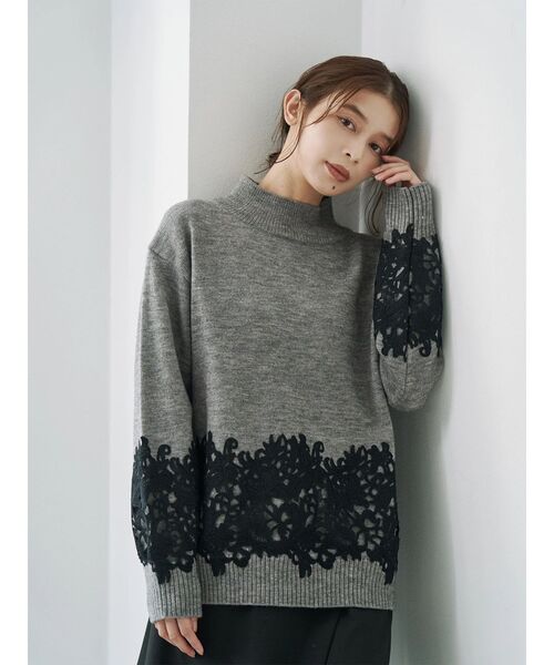 TONAL（トーナル）の「レースドッキングタートルニット（ニット/セーター・レディース・オフホワイト/グレー/ブラック・MEDIUM）」の5枚目の写真