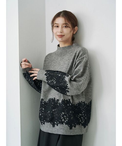 TONAL（トーナル）の「レースドッキングタートルニット（ニット/セーター・レディース・オフホワイト/グレー/ブラック・MEDIUM）」の6枚目の写真