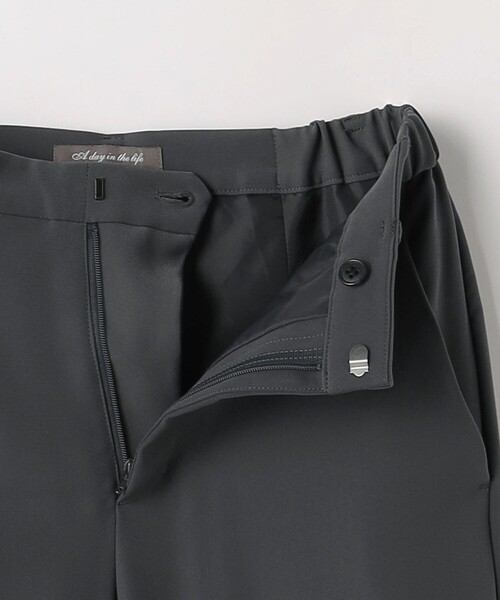 A DAY IN THE LIFE UNITED ARROWS(アデイインザライフユナイテッドアローズ)の「ダブルクロス テーパードパンツ ‐ウォッシャブル・セットアップ対応‐<A DAY IN THE LIFE>(その他パンツ・レディース・ネイビー/その他1/ブラック/ダークグレー/ベージュ・34/36/38)」の19枚目の写真