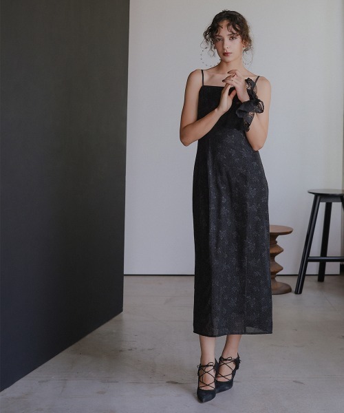 Callarus(カラルス)の「チュールフリルブラウス+シャイニーキャミワンピースドレス〔Callarus〕(ドレス・レディース・ブラック×ブラック・M/L)」の16枚目の写真